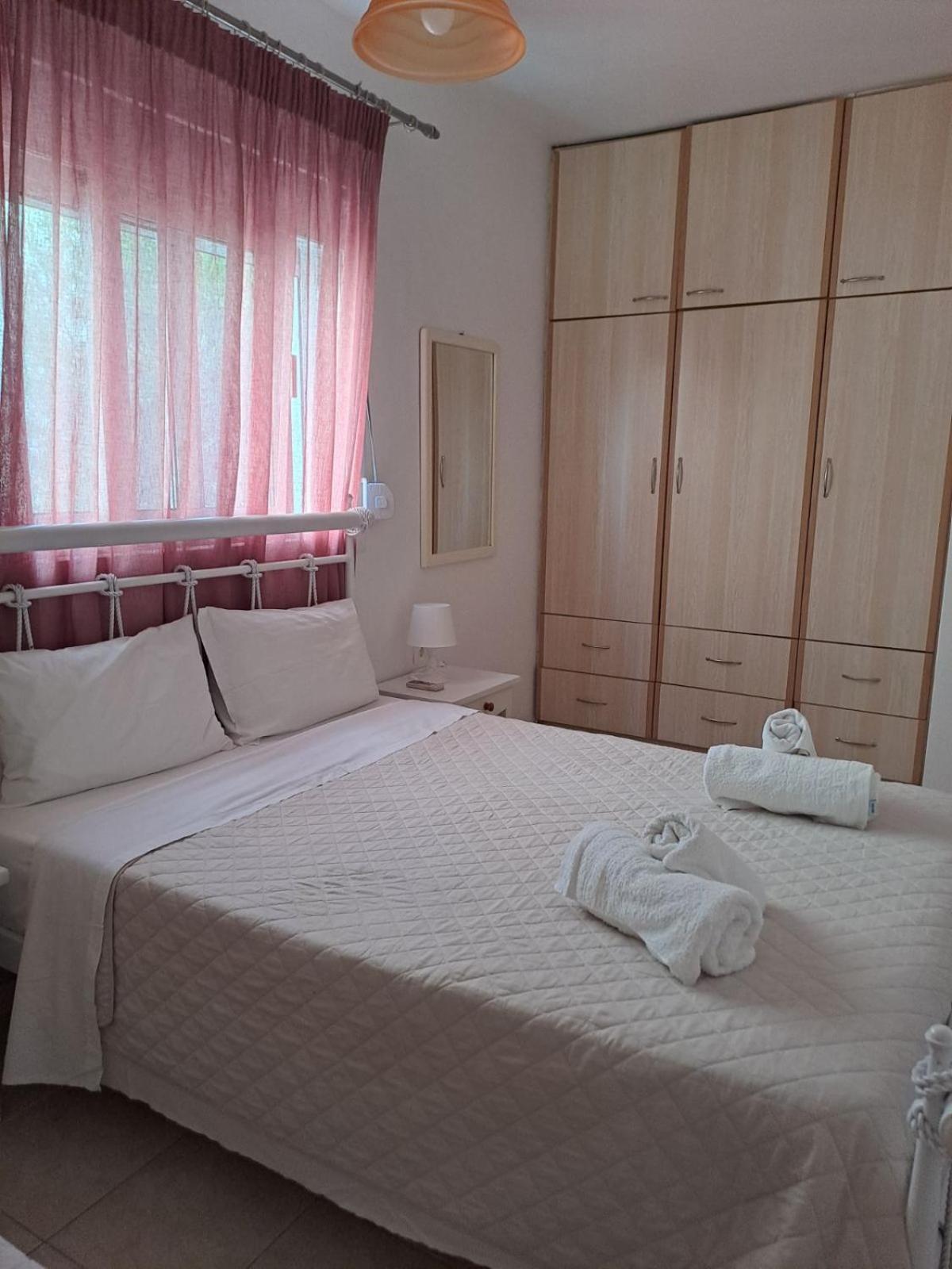 Flisvos Apartments Megalochori  Экстерьер фото