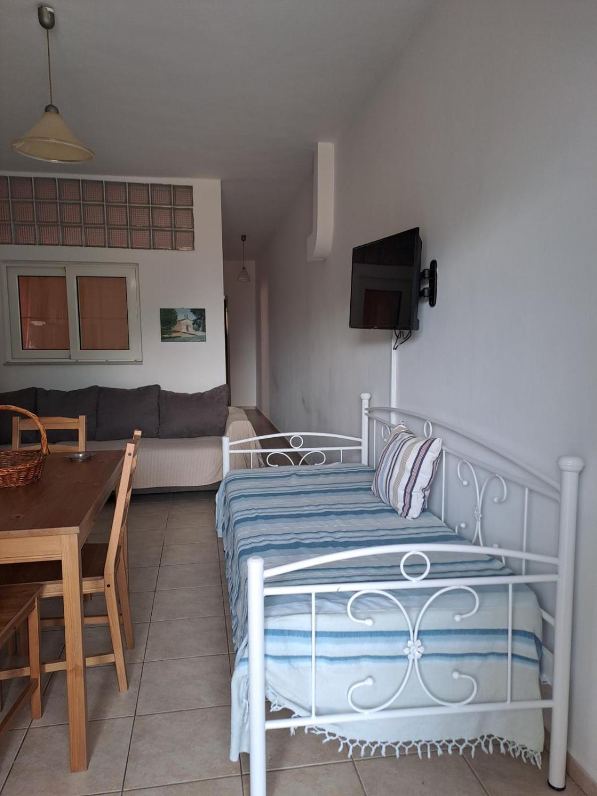 Flisvos Apartments Megalochori  Экстерьер фото