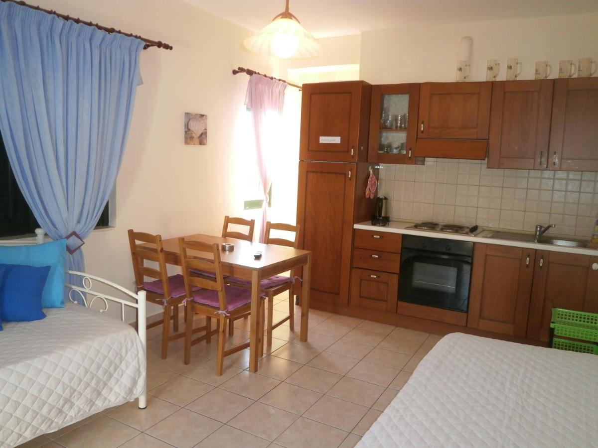 Flisvos Apartments Megalochori  Экстерьер фото